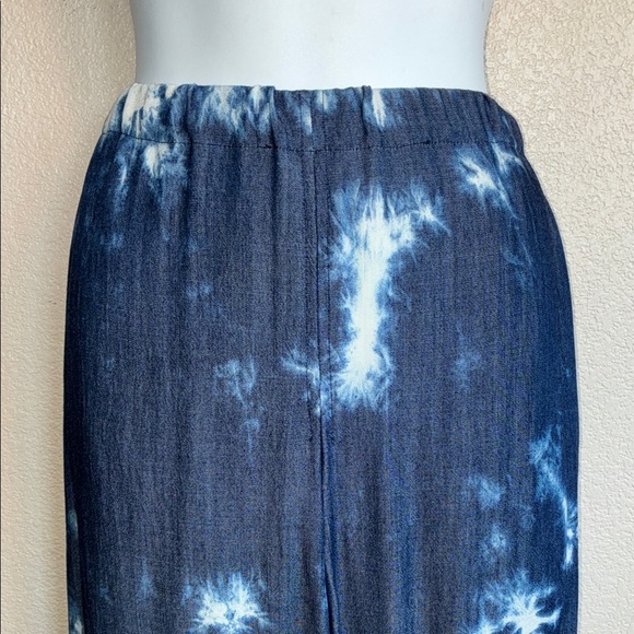 Blue Tie-Dye Set: Peplum Top & Wide Leg Capri Pants. M - Picture 7 of 17